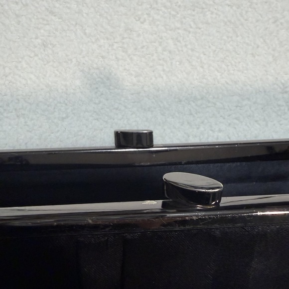 Vintage 1960s Black Evening Clutch Bag Handbag Purse With Silver Chain - Picture 3 of 5